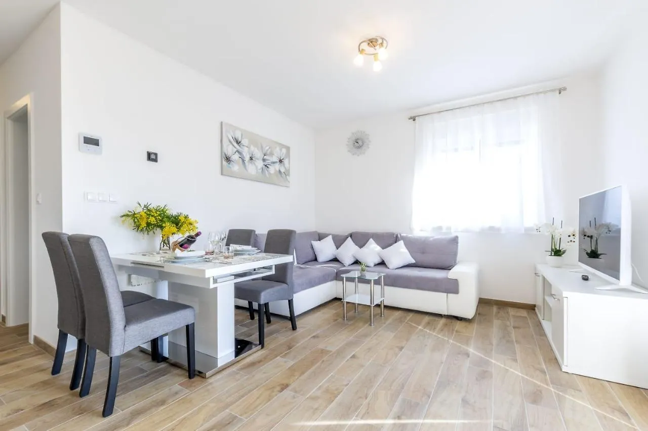 Mary Appartement Trogir Kroatië